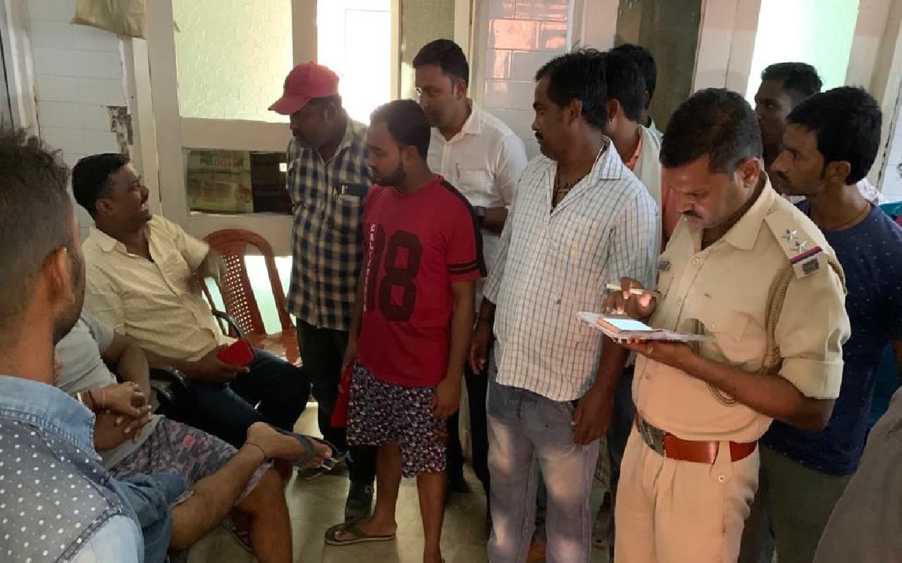 साहिबगंज के तालझारी में पति ने ससुराल जाकर पत्नी को मारी गोली, रेफर