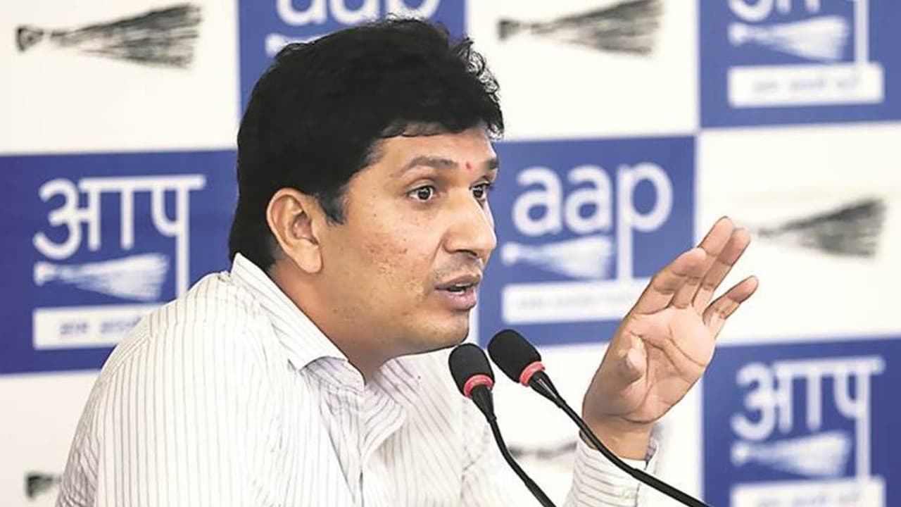 आम आदमी पार्टी का आरोप : पंजाब में भाजपा के इशारे पर काम कर रहे हैं गवर्नर, ना लांघे लक्ष्मण रेखा
