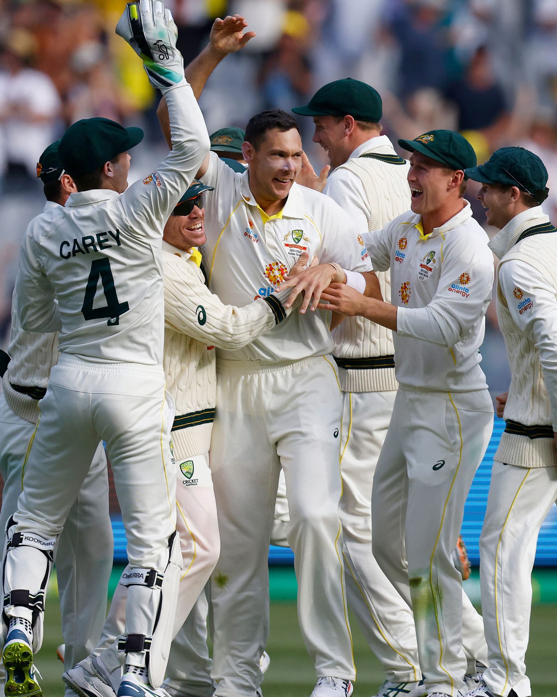 Ashes: इंग्लैंड ने ऑस्ट्रेलिया के सामने टेके घुटने, कंगारुओं ने तीसरे ही दिन जीता मैच, सीरीज पर भी जमाया कब्जा