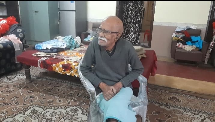 Agra News : बुजुर्ग ने जिलाधिकारी के नाम की करोड़ों की संपत्ति, बेटे से परेशान होकर उठाया कदम Agra News : बुजुर्ग ने जिलाधिकारी के नाम की करोड़ों की संपत्ति, बेटे से परेशान होकर उठाया कदम