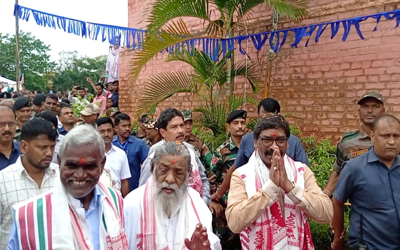 शिबू सोरेन के परिवार के विश्वास पात्र हैं चंपई सोरेन,सरायकेला से छह बार विधायक चुने गये हैं चंपई