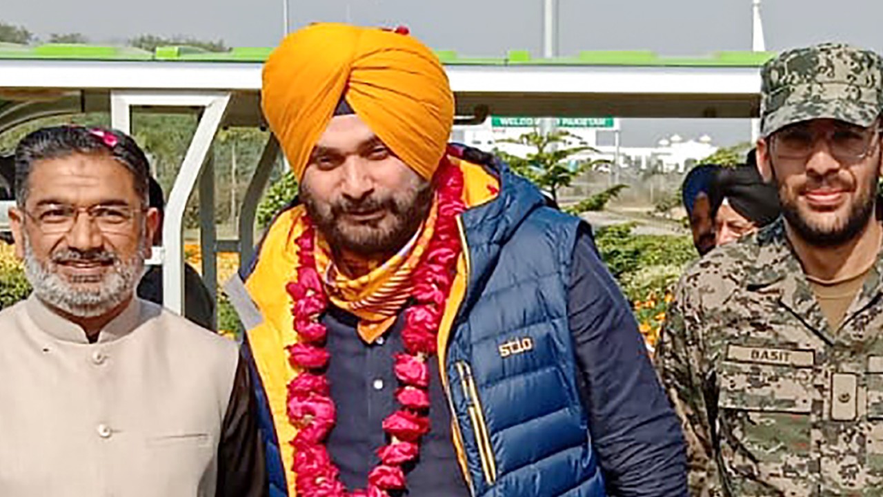 सिद्धू बोले- भारत-पाक के बीच शुरू हो व्यापार, 6 महीने में 60 साल के बराबर होगा विकास