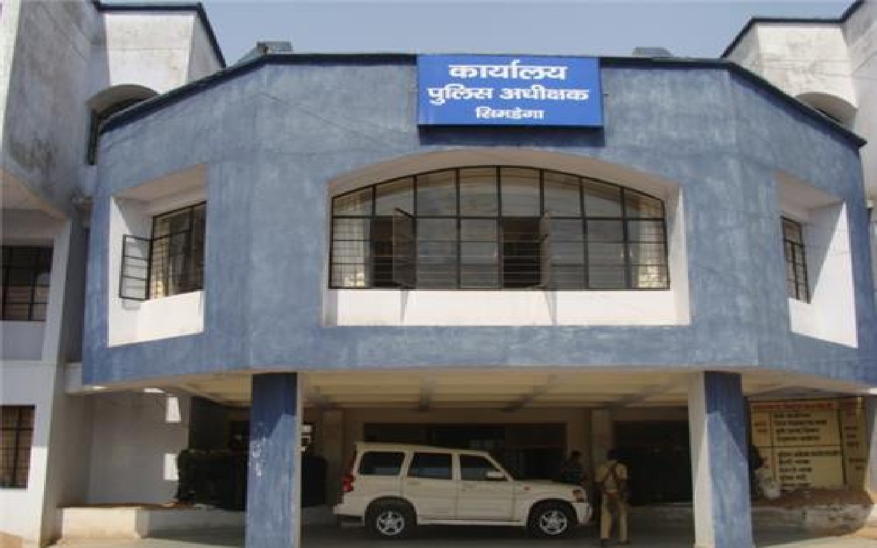 सिमडेगा बाजार में पारा शिक्षक हत्याकांड के गवाह को अपराधियों ने रिवाल्वर के बट से पीटा