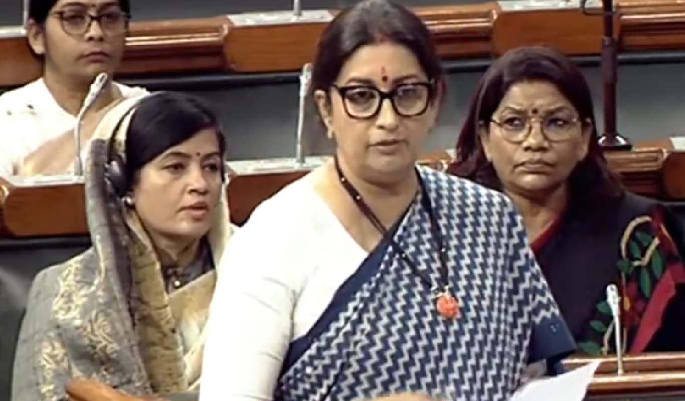 Irani vs Rahul: लटके झटके वाले बयान पर स्मृति ईरानी का पलटवार- राहुल से पूछा- अमेठी से लड़ना पक्का समझूं?