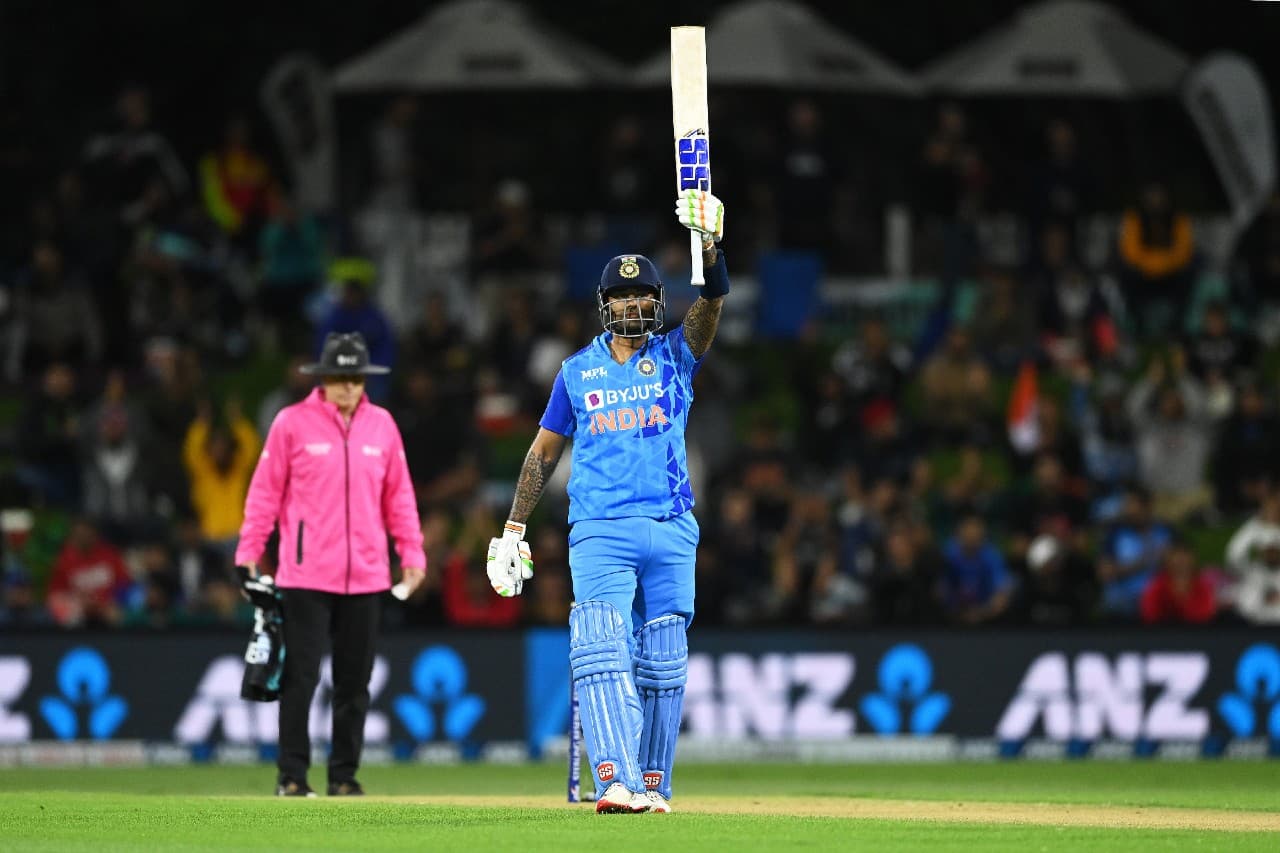 IND vs NZ: सूर्यकुमार यादव ने 49 गेंद पर जड़ा शतक, न्यूजीलैंड के खिलाफ बनाया बड़ा रिकॉर्ड