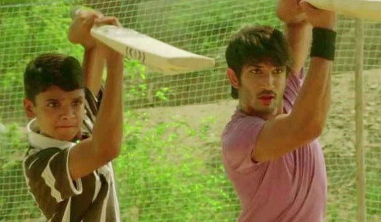 Sushant Singh Rajput से सीखा क्रिकेट का गुर ? अब बल्लेबाजों को कर रहा परेशान