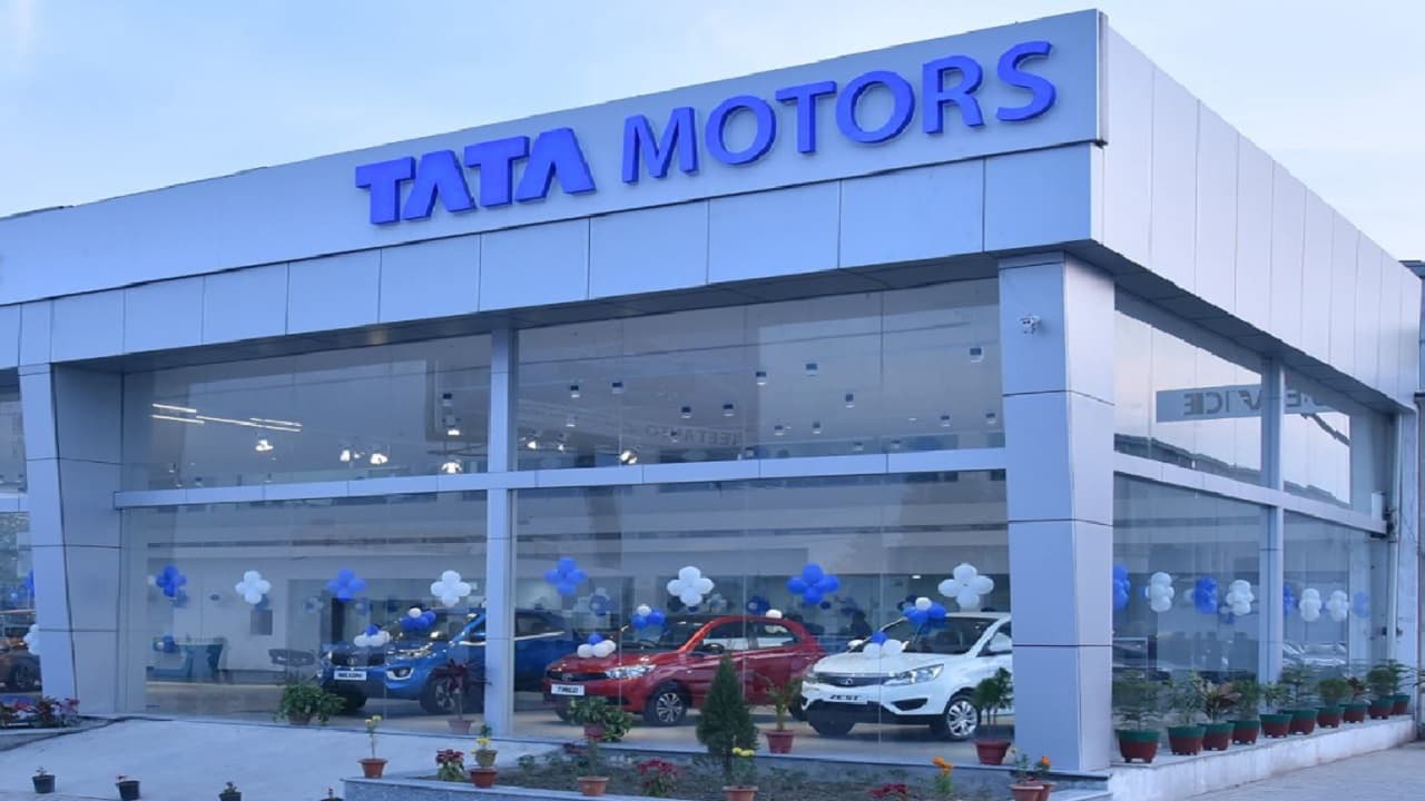 Tata की हैचबैक और एसयूवी कारों ने लूट लिया बाजार! विदेशों में भी मचा रही हैं धमाल
