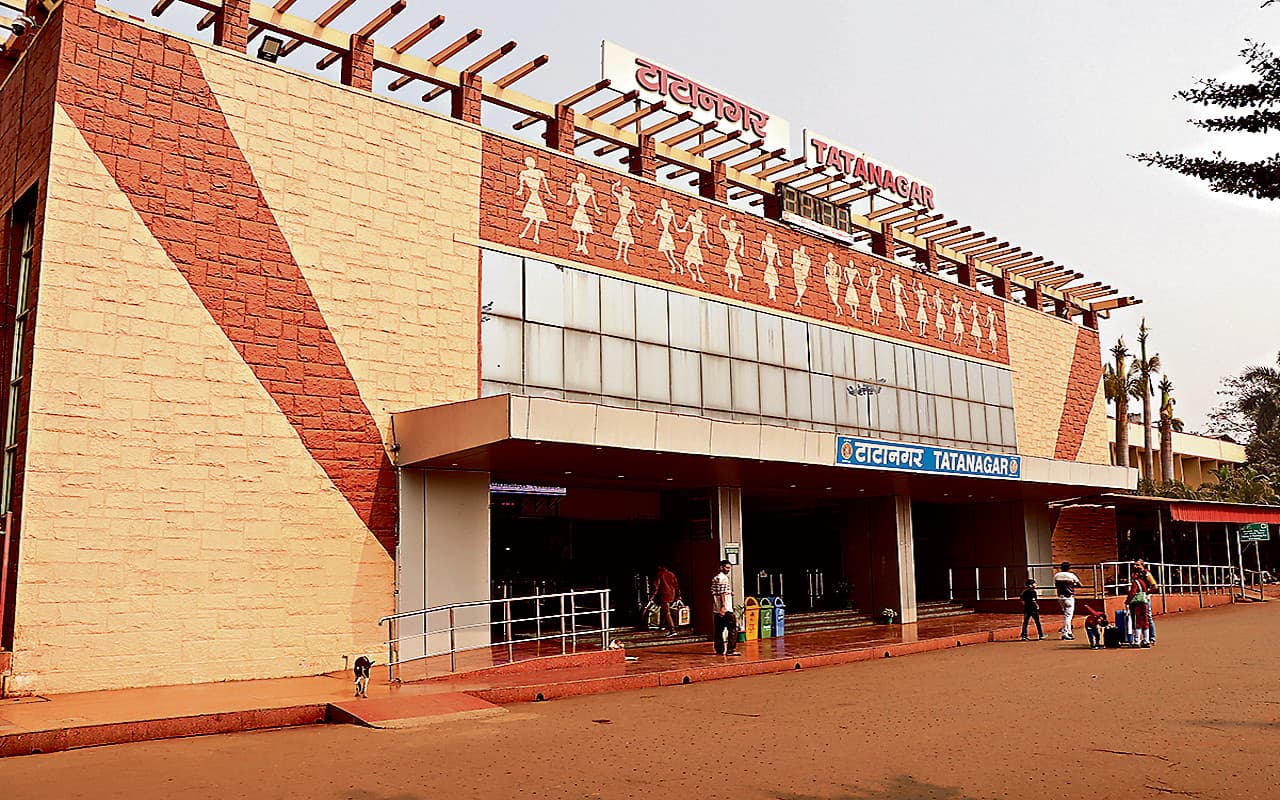 Indian Railways News: वर्ल्ड क्लास का रेलवे स्टेशन बनेगा टाटानगर, जानें क्या-क्या मिलेगी सुविधाएं Indian Railways News: वर्ल्ड क्लास का रेलवे स्टेशन बनेगा टाटानगर, जानें क्या-क्या मिलेगी सुविधाएं