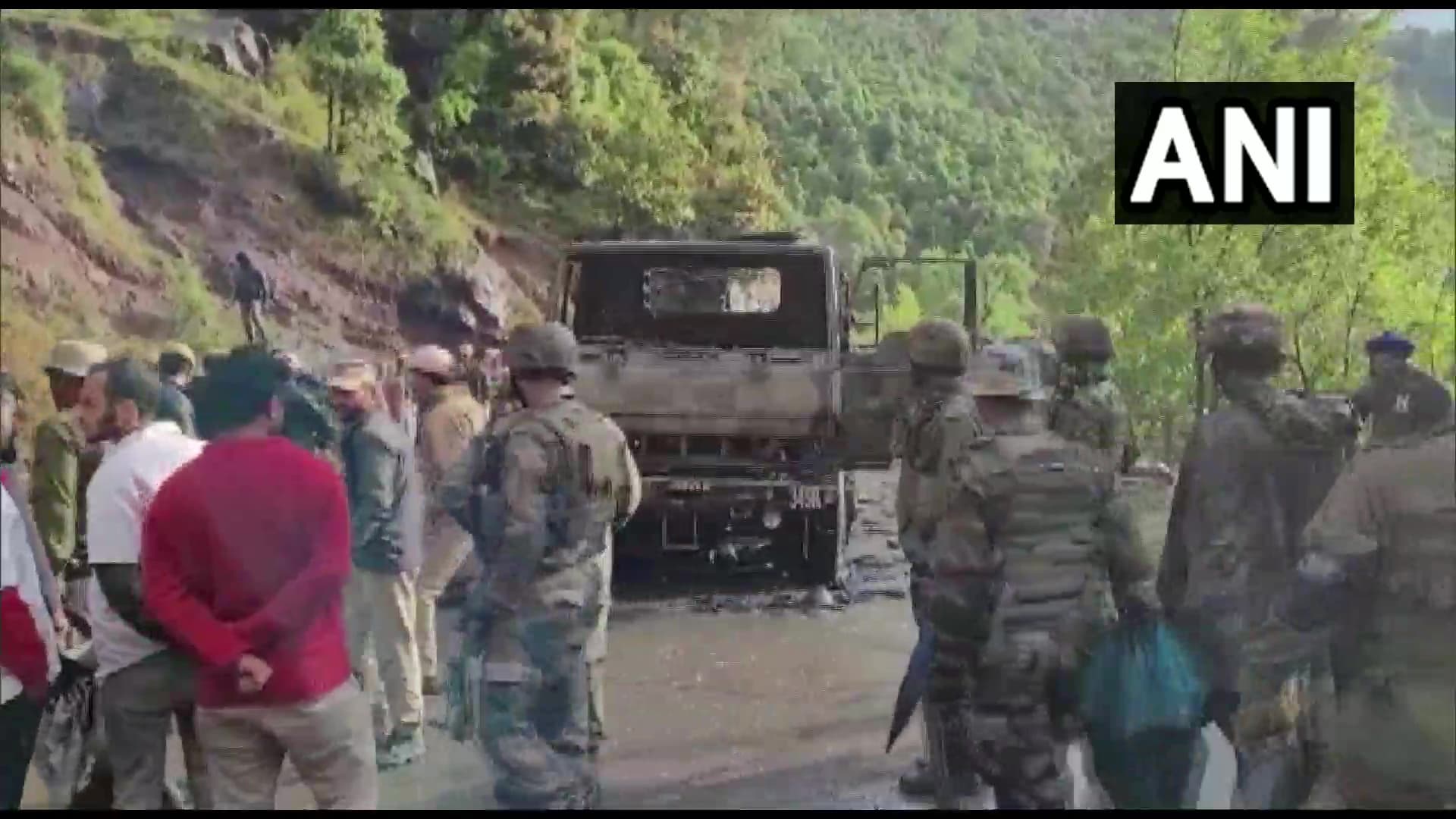 7 आतंकियों ने बरसायी ताबड़तोड़ गोलियां, ग्रेनेड से भी किया हमला, जानें 10 बड़ी बातें