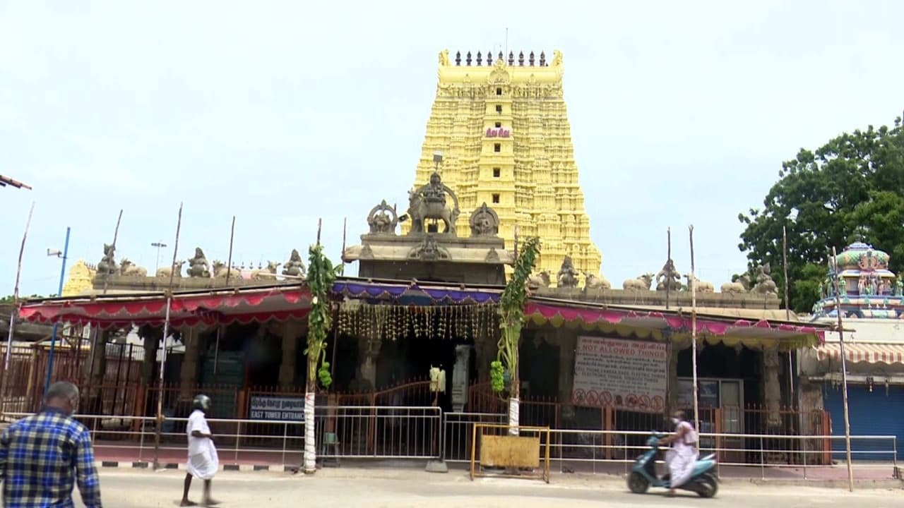 भारत के सबसे बड़े मंदिर में कोरोना विस्फोट, 14 पुजारी आये चपेट में