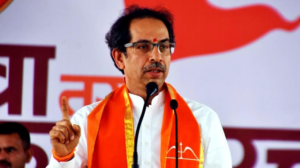 उद्धव ठाकरे सरकार ने पूर्व CM फडणवीस, राज ठाकरे सहित कई बड़े नेताओं की सुरक्षा घटायी