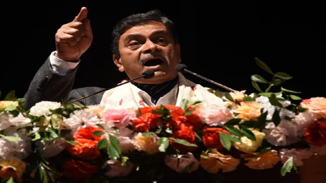 Budget 2022 के विभिन्न पहलुओं पर केंद्रीय मंत्री ने की चर्चा, लता मंगेशकर को अर्पित की श्रद्धांजलि