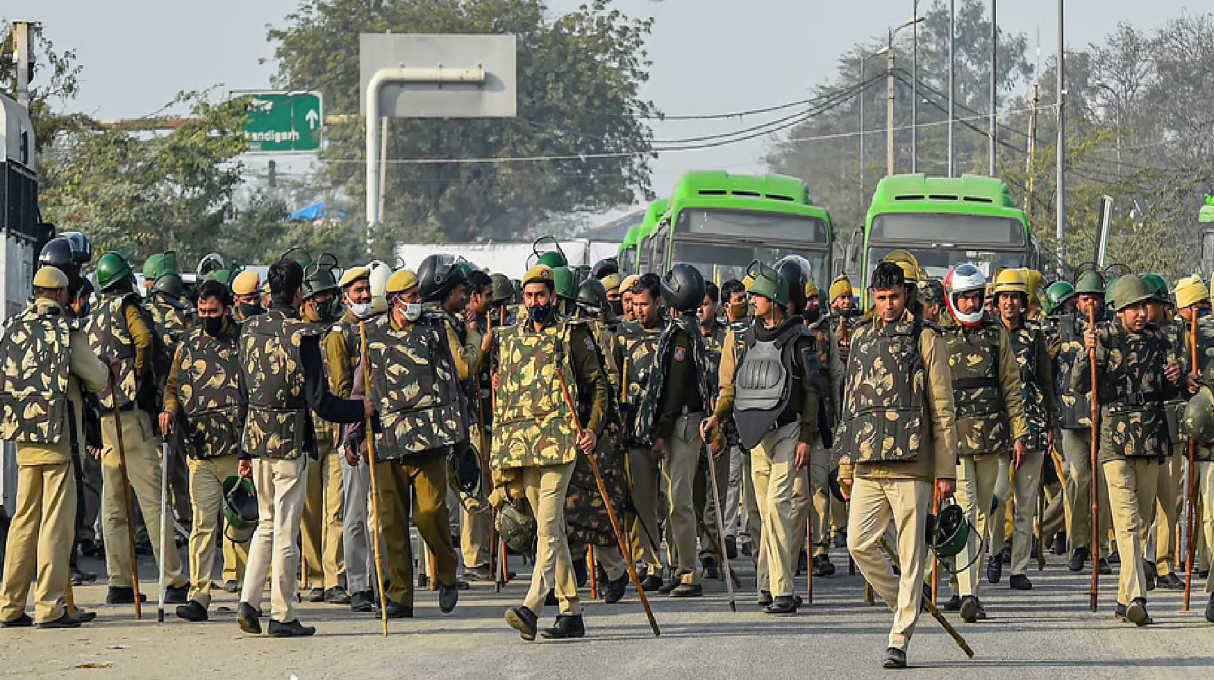 दिल्ली के इन बॉर्डर पर जारी रहेगी इंटरनेट सेवा पर रोक