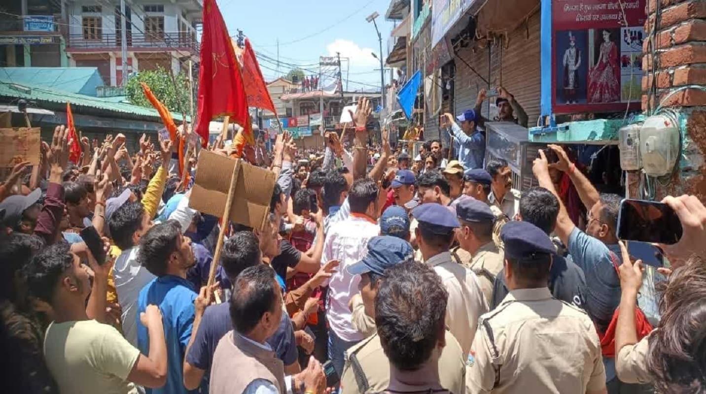 उत्तरकाशी में ‘महापंचायत’ के खिलाफ यचिका पर SC ने सुनवाई से किया इनकार, मगर प्रशासन ने दिया ये सख्त आदेश