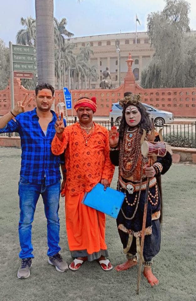 महादेव के ‘आदेश’ पर राष्ट्रपति चुनाव में चंदौली के विनोद यादव ने किया नामांकन, जीत के लिए बनाई रणनीति