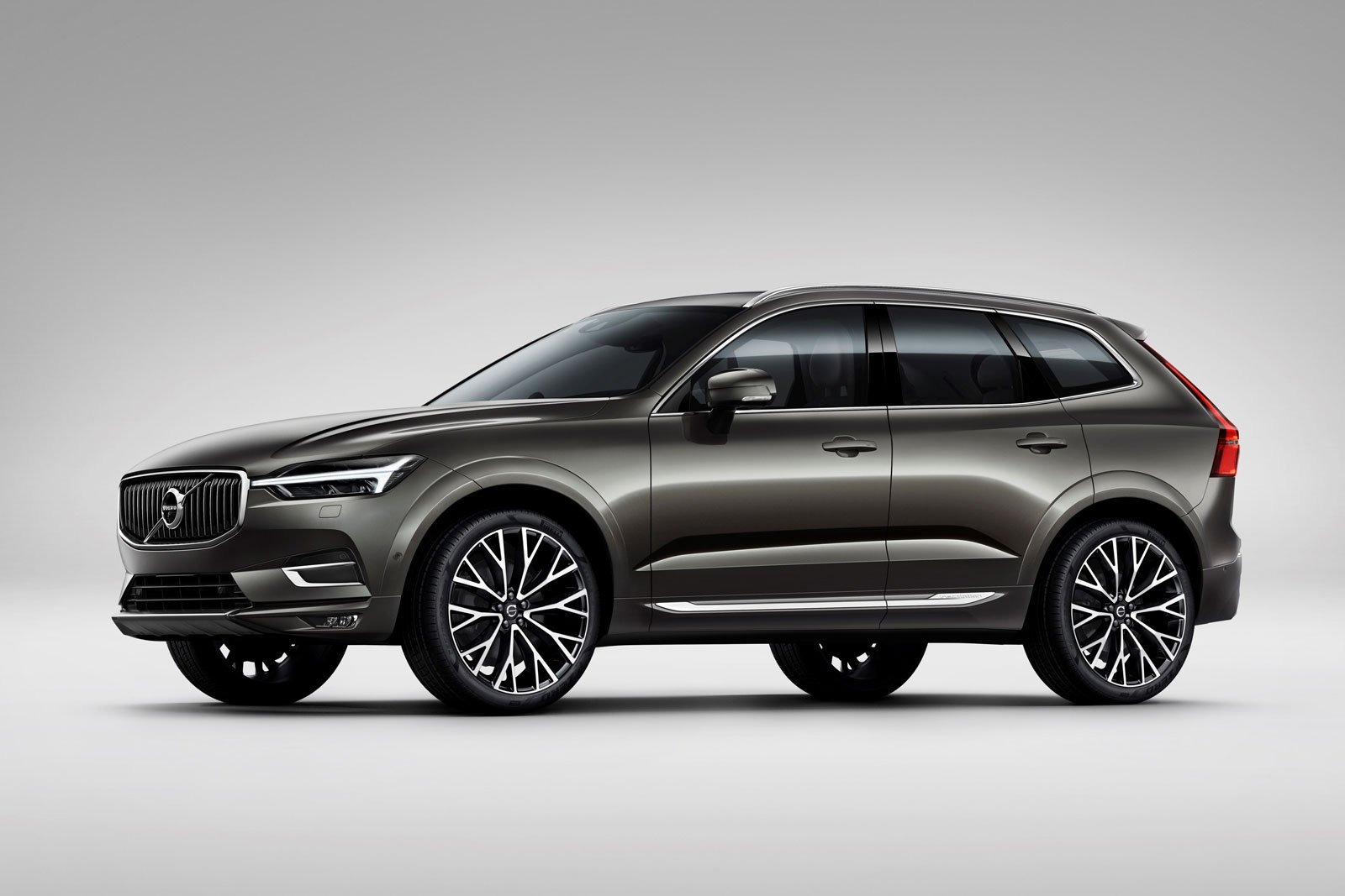 Volvo EV: वॉल्वो को इलेक्ट्रिक कारों के दम पर इस साल रिकॉर्ड बिक्री की उम्मीद