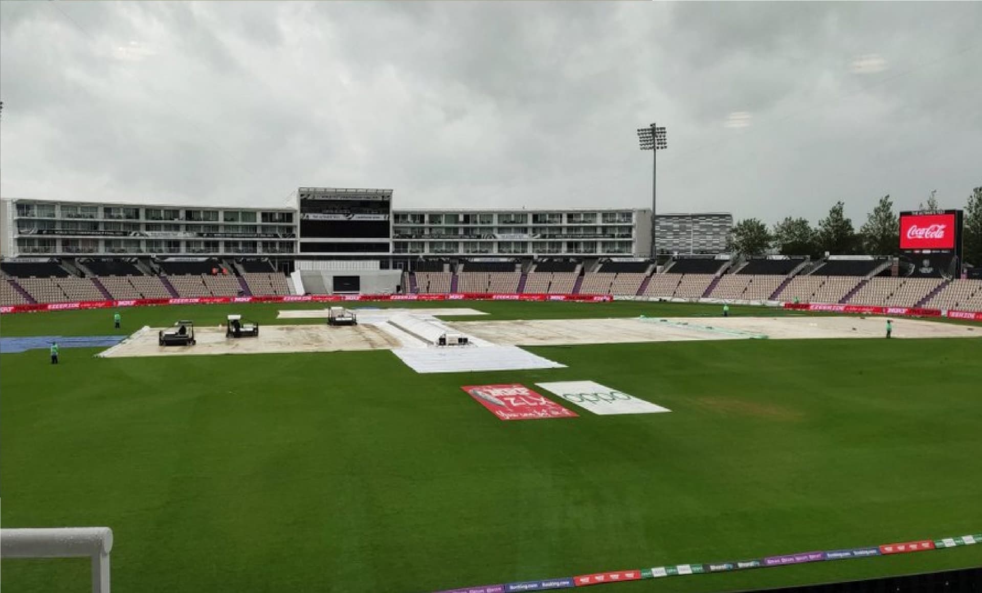 WTC Final में बारिश का ‘खेल’, फैन्स ने ICC पर निकाला गुस्सा, इंग्लैंड से मेजबानी छीनने की उठी मांग