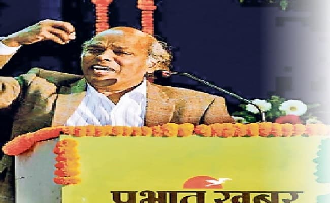 प्रभात खबर के कार्यक्रम में जब राहत इंदौरी ने पाकिस्तान को कहा था – ”…दिल्ली में हमीं क्यों बोलें अमन की बोली, यारों कभी तुम भी तो लाहौर से बोलो.”