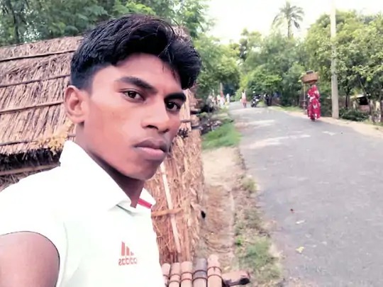प्रेमिका के दरवाजे पर मिला प्रेमी का खून से लथपथ शव, हत्या-आत्महत्या में उलझी पुलिस