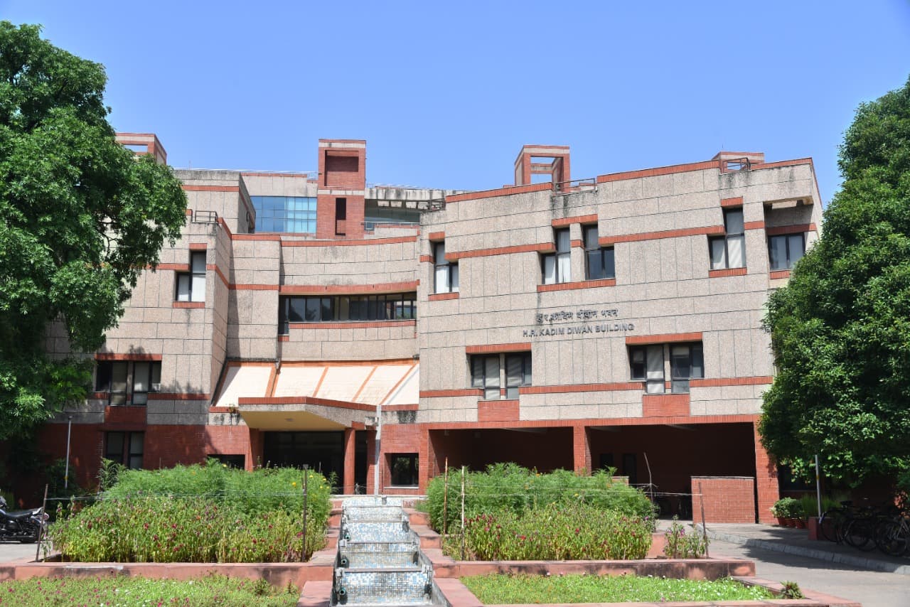 UP News: वक्फ बोर्ड की संपत्तियों को खोजेगा IIT कानपुर, वैज्ञानिक जीपीएस और जीआईएस तकनीक से बनाएंगे डिजिटल मैप