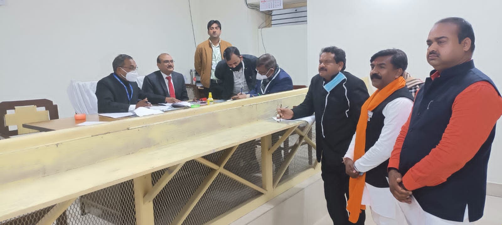 UP Election 2022: बीजेपी ने सबको चौंकाया, करहल सीट से अखिलेश यादव के खिलाफ इन्हें बनाया प्रत्याशी