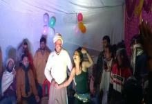 Video: ‘ए मुखिया जी मन होखे त बोलीं’… पर बार बालाओं के साथ रात भर नाचे मुखिया पति …