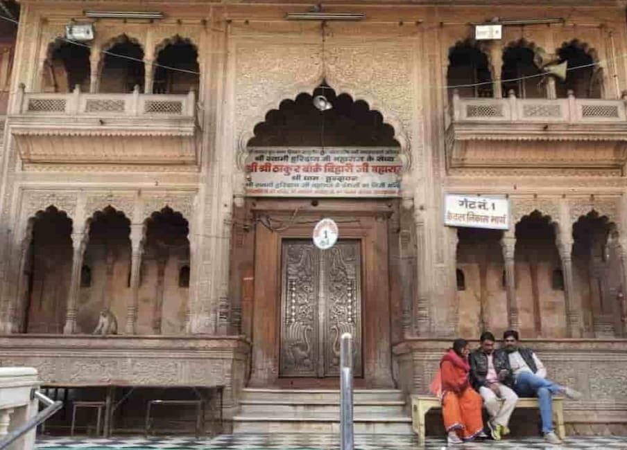 Mathura: बांके बिहारी कॉरिडोर बनाने के खिलाफ स्थानीय लोग, गोस्वामी समाज ने सुप्रीम कोर्ट में दाखिल की याचिका