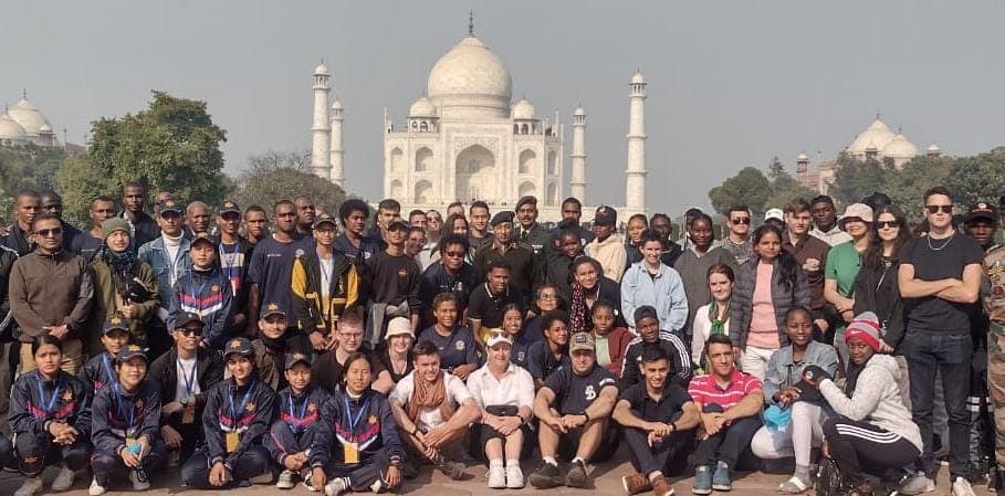 Agra News: 18 देशों से आगरा आए एनसीसी कैडेट, ताजमहल का किया दीदार, कही ये बात