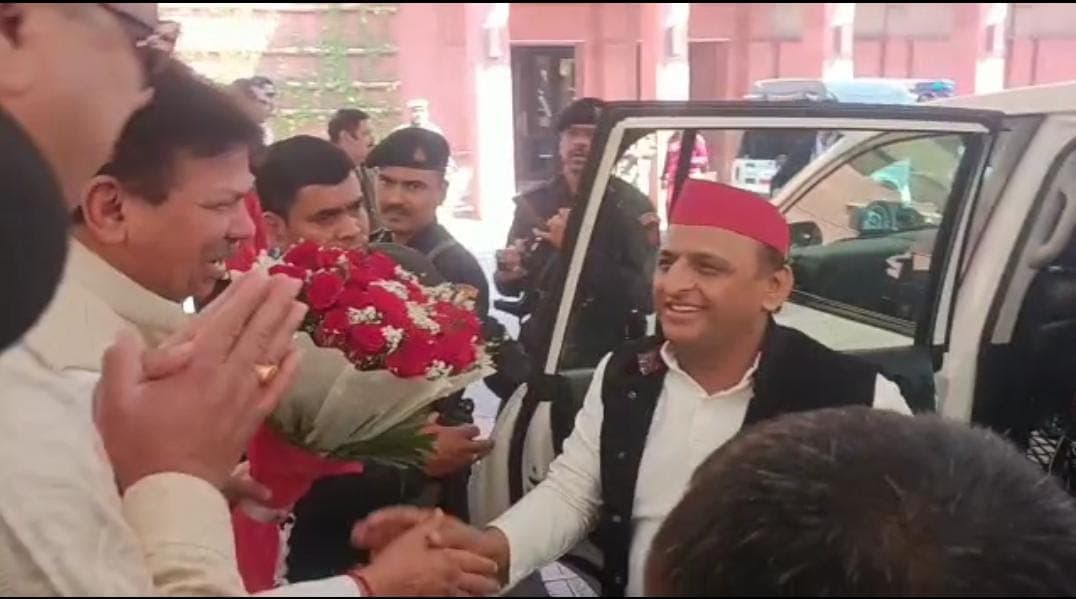 Agra: अखिलेश यादव बोले- G-20 यूपी सरकार का धोखा, रोज सुनता हूं भजन, रामचरितमानस से शिकायत नहीं है लेकिन…