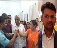 Success Story: बेटे की सफलता पर फूट-फूटकर रोने लगे पिता, जानिए किसान के बेटे की सफलता का राज…