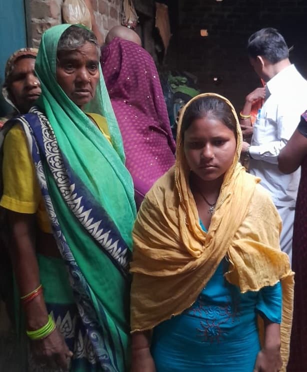 मां को खींचकर काली नदी में ले गये मगरमच्छ से लड़ कर गुड़िया, जानें कैसे बेटी ने बचाई घास लेने गयी महिला की जान