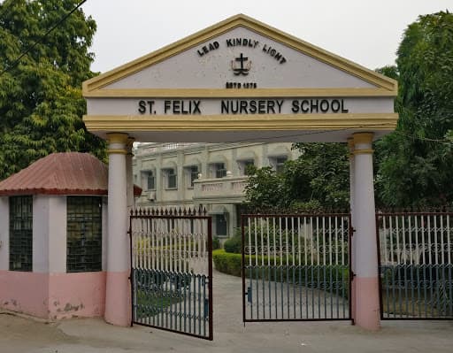 स्कूल बंद होने के बाद अभिवावकों से स्पोर्ट्स एक्टिविटी के नाम पर ली जा रही फीस, अभिभावकों ने किया विरोध
