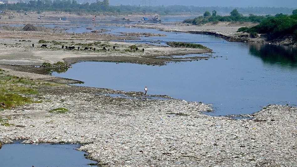 9 साल में 1697 करोड़ खर्च होने के बाद भी मैली रह गयी यमुना, आरटीआई ने खोल दी नदी के सफाई अभियानों की पोल