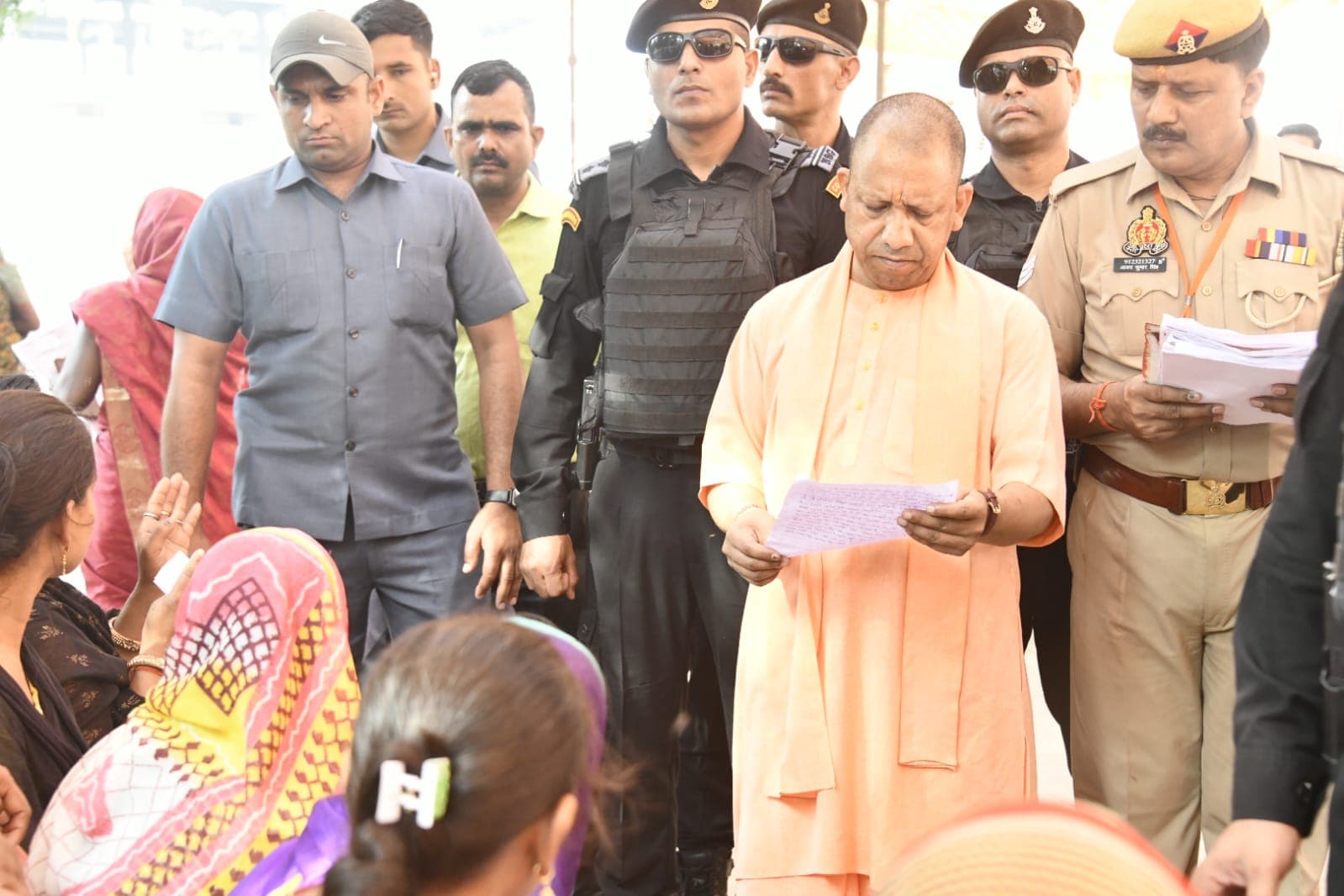 मुख्यमंत्री के जनता दरबार में उपचार के लिए मदद मांगने वाले , सीएम ने दिए एस्टीमेट बनाने के निर्देश