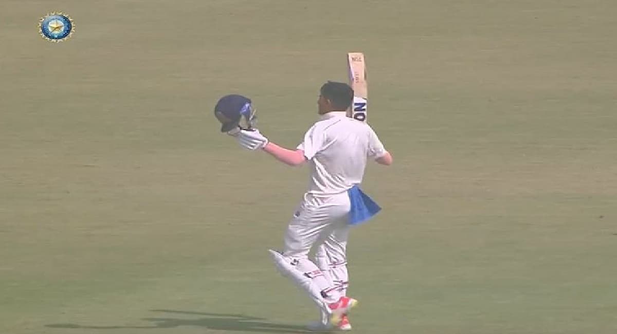 Ranji Trophy: यश धुल की चमक बरकरार, रणजी ट्रॉफी डेब्यू मैच में जमाया शतक