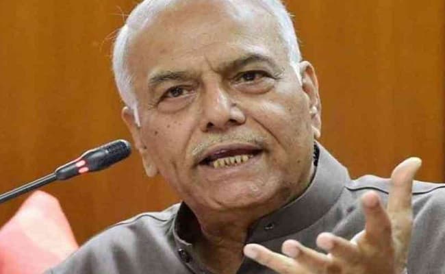 बिहार में कोरोना का संक्रमण, फिर भी सरकार चुनाव कराने पर अमादा : यशवंत सिन्हा