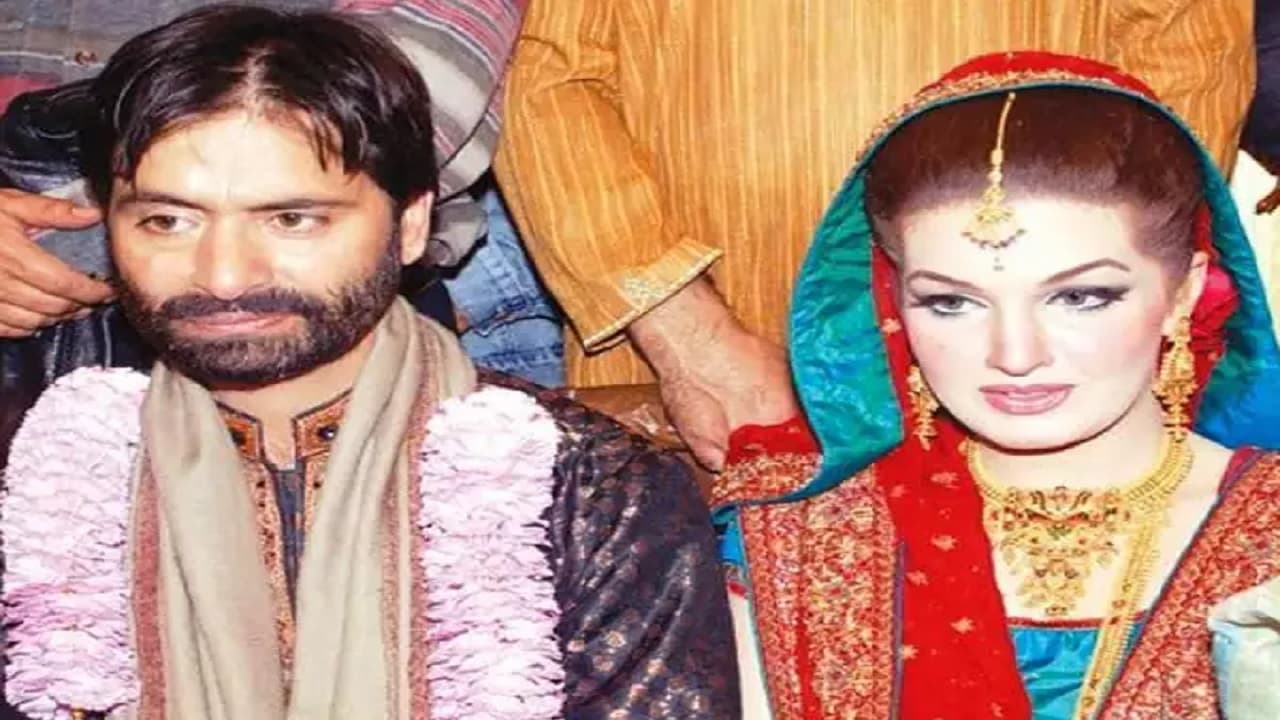 Yasin Malik News: यासीन मलिक की जानिए पूरी कुंडली, भारत के खिलाफ प्रॉक्सी वॉर में पत्नी भी रहती है एक्टिव Yasin Malik News: यासीन मलिक की जानिए पूरी कुंडली, भारत के खिलाफ प्रॉक्सी वॉर में पत्नी भी रहती है एक्टिव