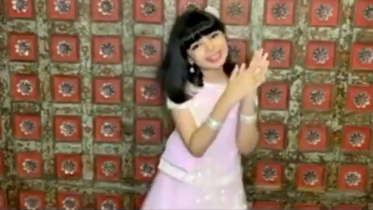 Aaradhya Bachchan का सिया राम वीडियो वायरल, बच्चन फैमली के दिए संस्कारों की यूजर्स खूब कर रहे तारीफ