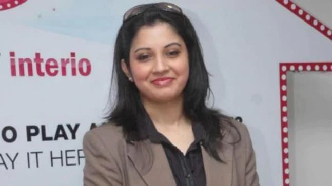 इस ड्रेस में बला की खूबसूरत लग रही हैं मोनालिसा, तसवीर देख फैंस बोले- इन आंखों की…