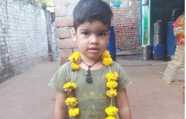 Agra News: दोस्त के 4 साल के बच्चे को पहले मारी गोली, फिर माता-पिता के साथ मिलकर घंटों करता रहा तलाश