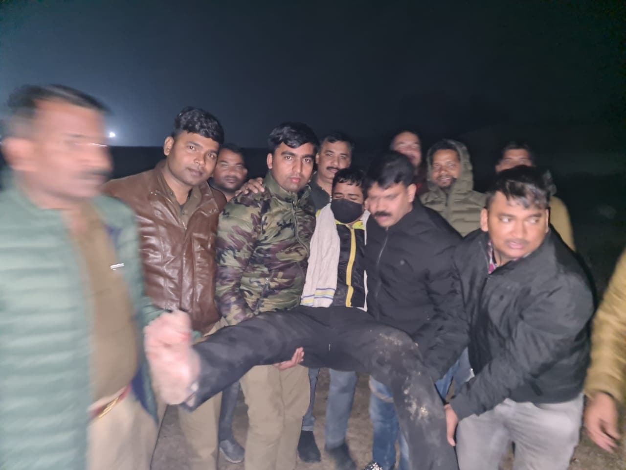 Agra News: रिश्वत लेने के मामले में फाउंड्री नगर चौकी को SSP ने किया साफ, कुछ निलंबित तो कुछ हुए ट्रांसफर