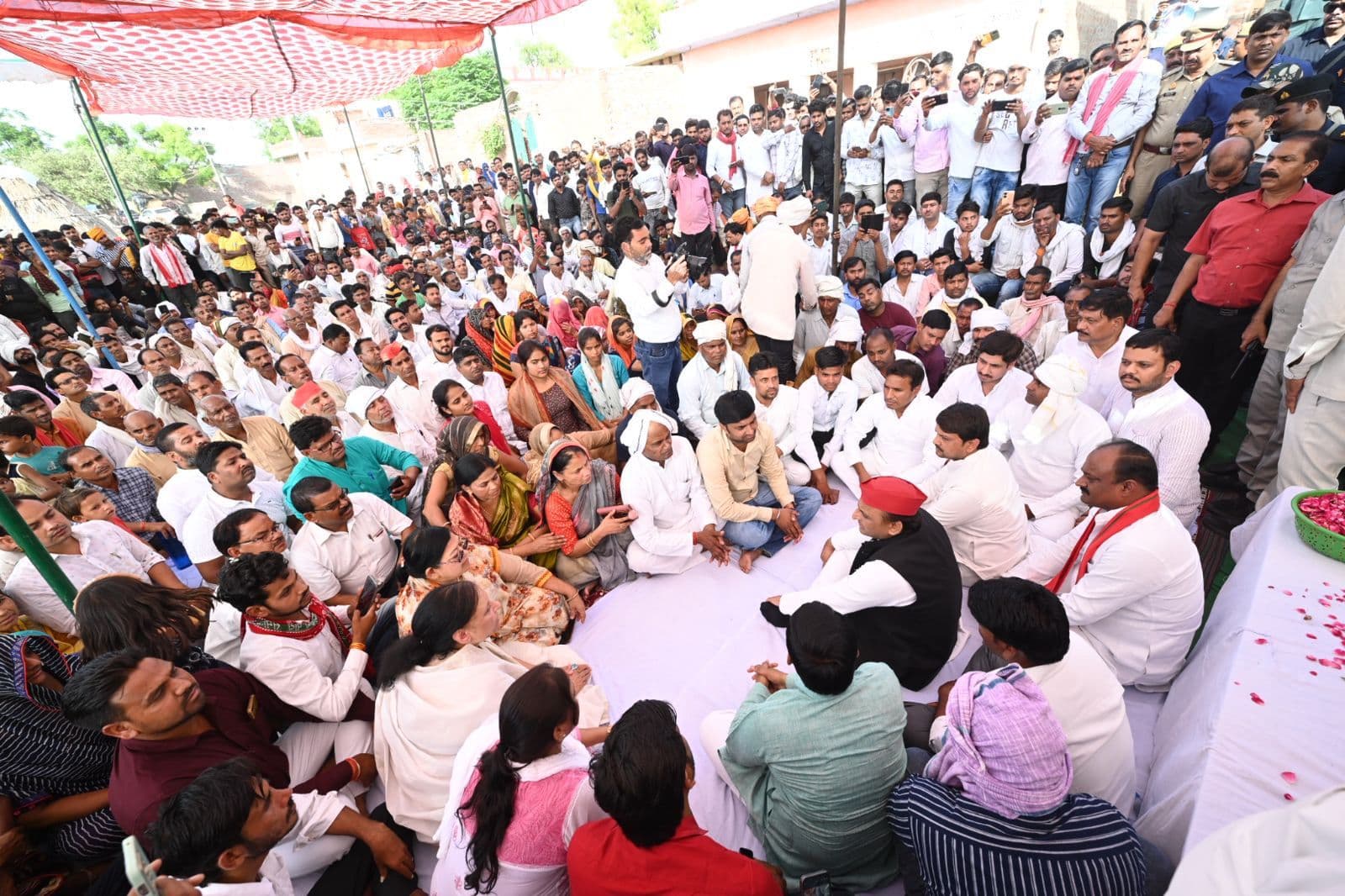 UP News: अखिलेश यादव का बीजेपी पर हमला, कहा सरकार बेटियों का अपमान कर रही, वह लोकसभा चुनाव में इसका जवाब देंगी