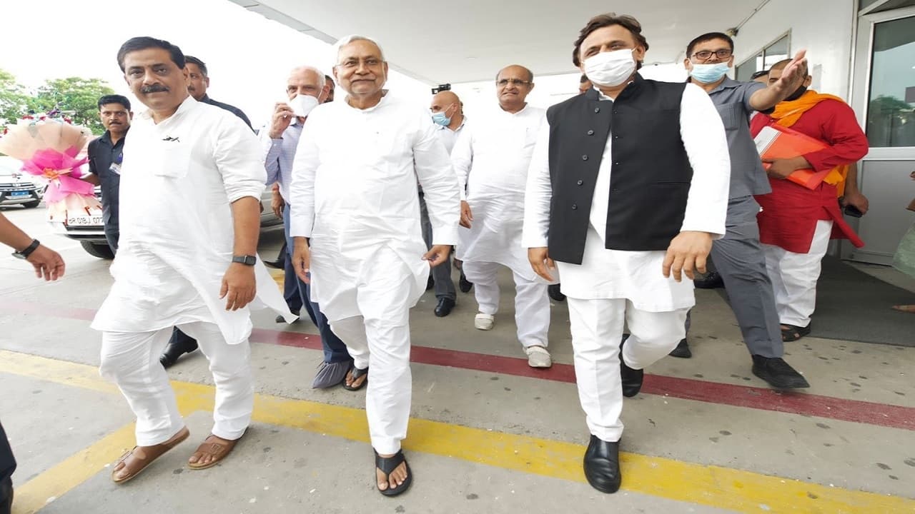 मिशन 2024: भाजपा को हराने 100 से अधिक सीटों पर खेला करने की तैयारी, 4 राज्यों का जानें सियासी समीकरण मिशन 2024: भाजपा को हराने 100 से अधिक सीटों पर खेला करने की तैयारी, 4 राज्यों का जानें सियासी समीकरण