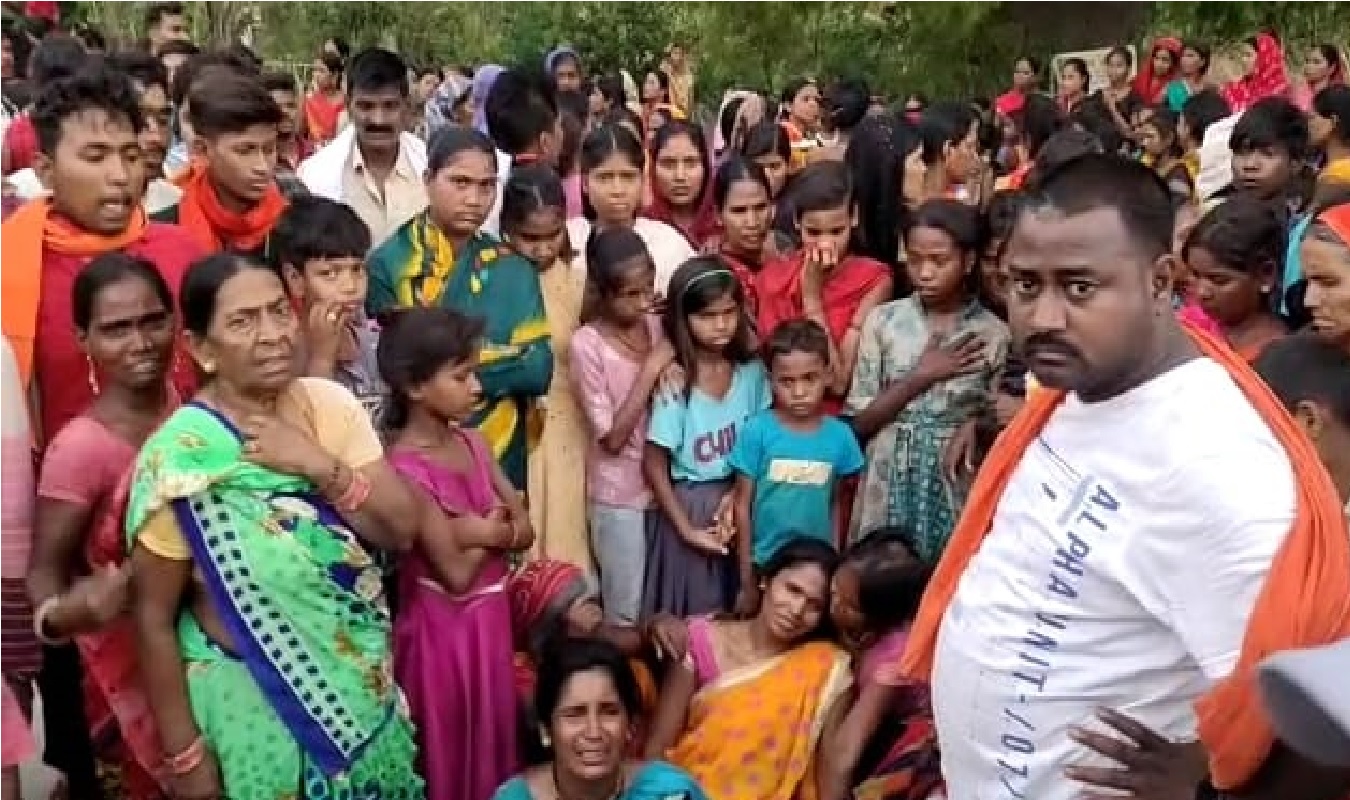 औरंगाबाद में अज्ञात वाहन ने भाई-बहन को रौंदा, मौत से आक्रोशित परिजनों ने सड़क जाम कर किया प्रदर्शन