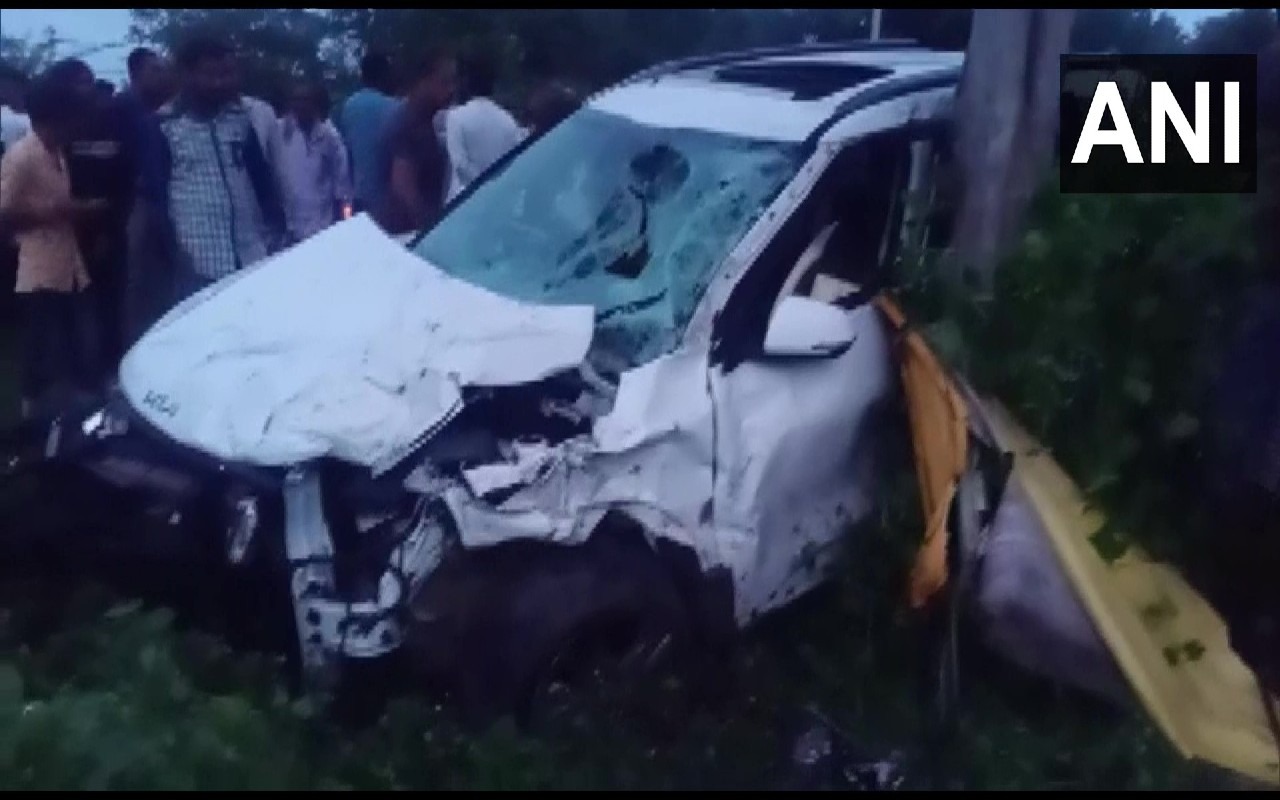 गुजरात के आणंद में कांग्रेस विधायक की तेज रफ्तार कार ने बाइक और ऑटो रिक्शा को मारी टक्कर, छह की मौत