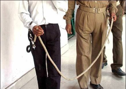 सरकारी खाते से 11.73 करोड़ रुपये निकालने की कोशिश, बैंक पहुंचे जालसाज को ऐसे दबोचा गया