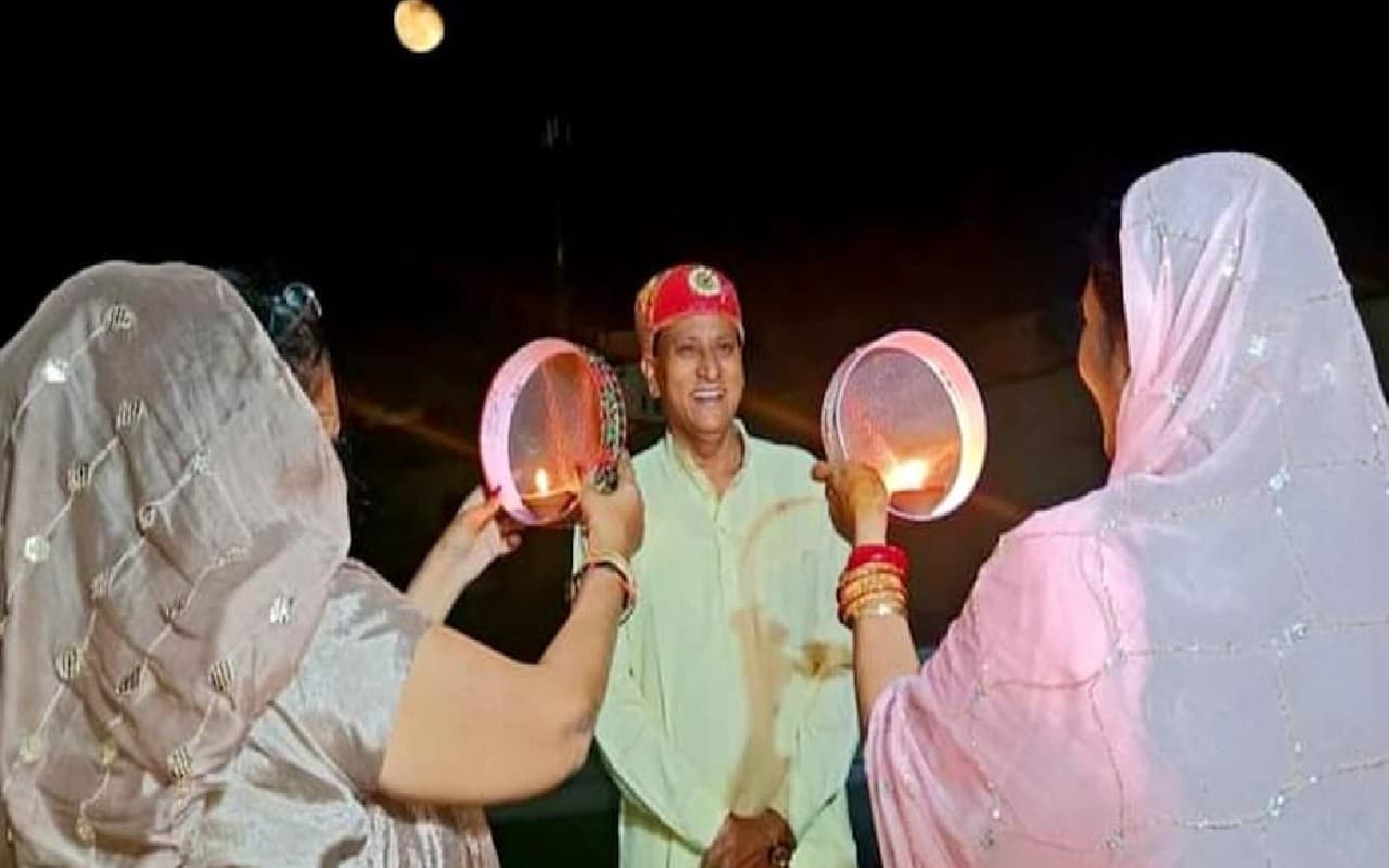 Rajasthan: BJP सांसद ने 2 पत्नियों के साथ मनाया करवा चौथ, सोशल मीडिया पर यूजर्स ने लिखी ये बात