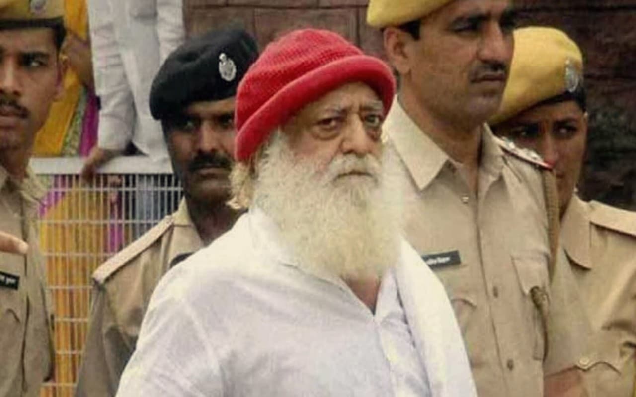 आसाराम मामले में सुप्रीम कोर्ट ने राजस्थान हाईकोर्ट का ऑर्डर किया खारिज, IPS अधिकारी को भेजा गया था समन