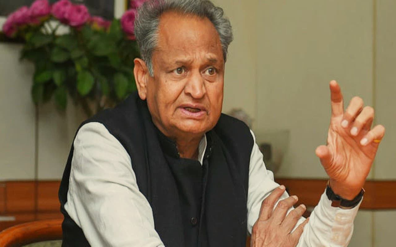 ‘दो गुजराती नहीं एक राजस्थानी के लिए करें मतदान’, सीएम अशोक गहलोत ने की अपील, बीजेपी पर साधा निशाना