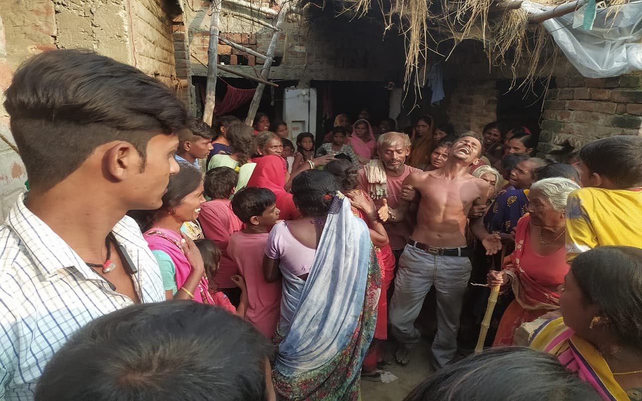 Bihar News : औरंगाबाद में मिट्टी धंसने से मासूम की मौत, तीन अन्य घायलों का हो रहा इलाज